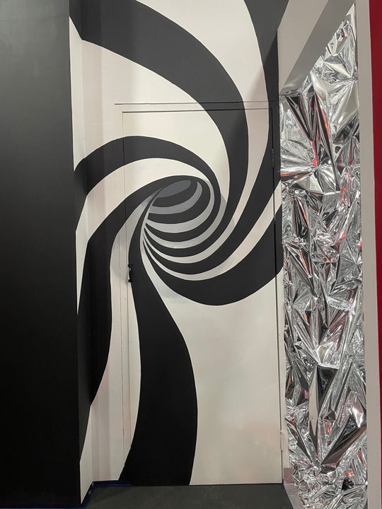 Spiral Door | 2 Hrs