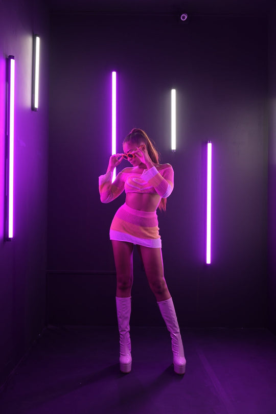 Tube Light Room | 2 Hrs